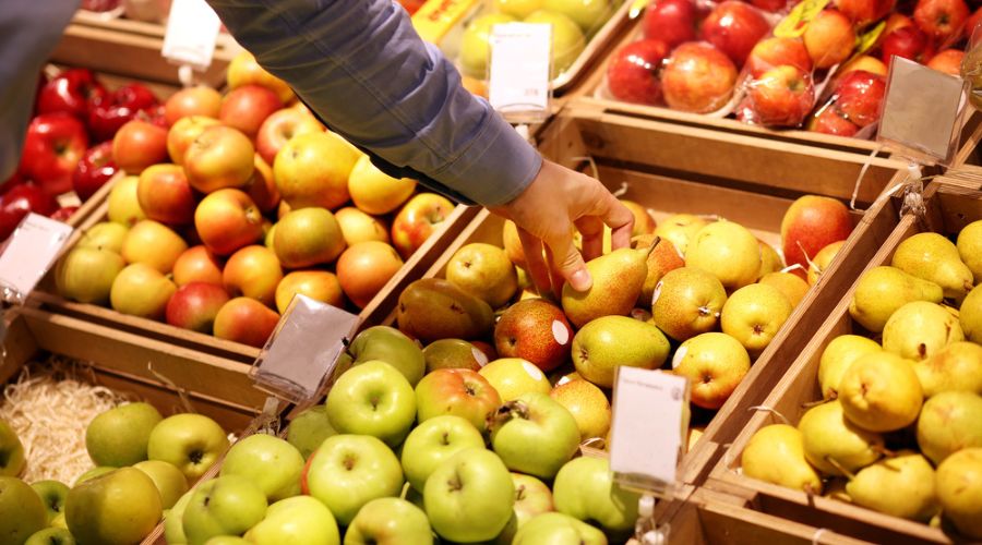 British Apples & Pears Limited (BAPL) has analysed which supermarkets have surpassed last year’s performance and which are lagging behind.  