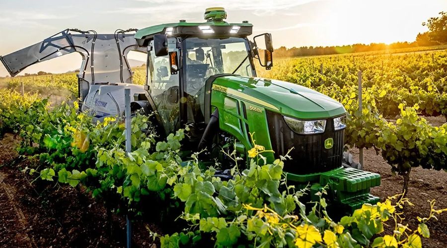 John Deere announced the launch of its new 5EN tractor series, designed to meet the evolving needs of growers working in vineyards, orchards.